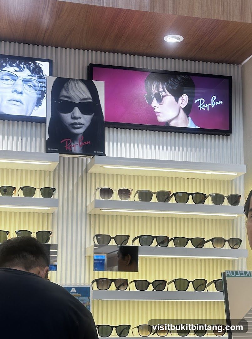 Ray-Ban Sunglasses Display