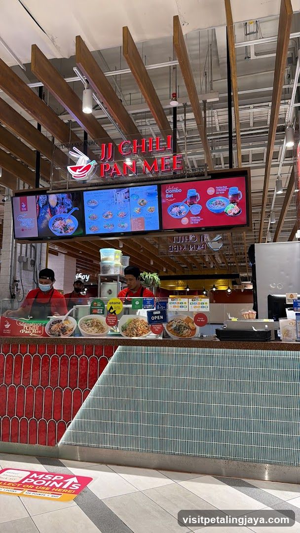 JJ CHILI PAN MEE Counter