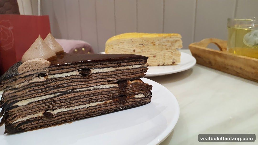 Chocolate and Vanilla Mille Crepe Cakes