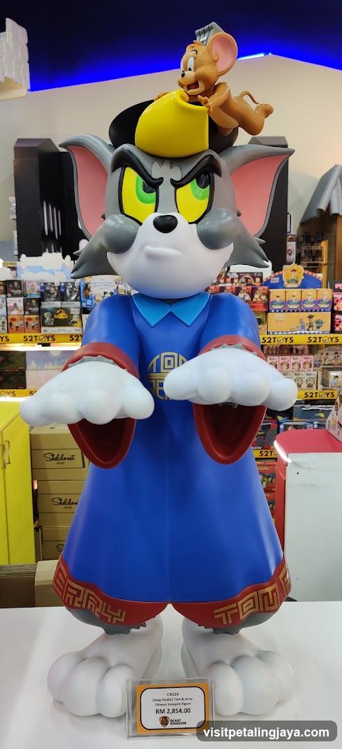 Tom and Jerry Statue Display