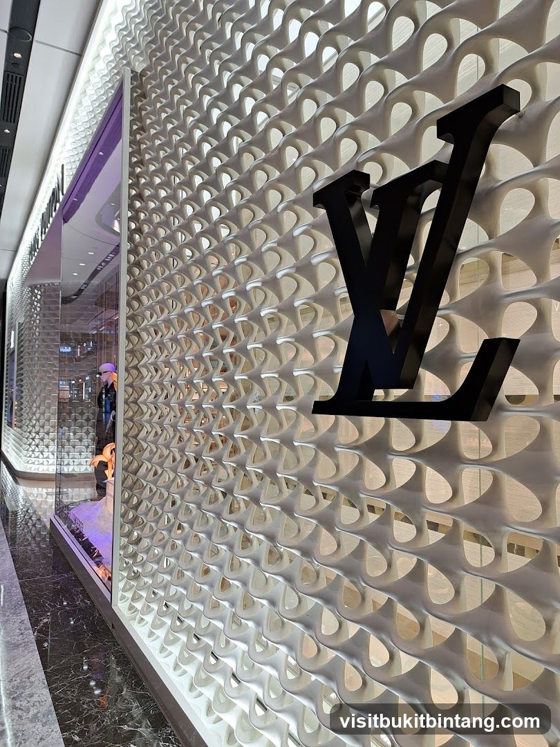 Louis Vuitton Storefront