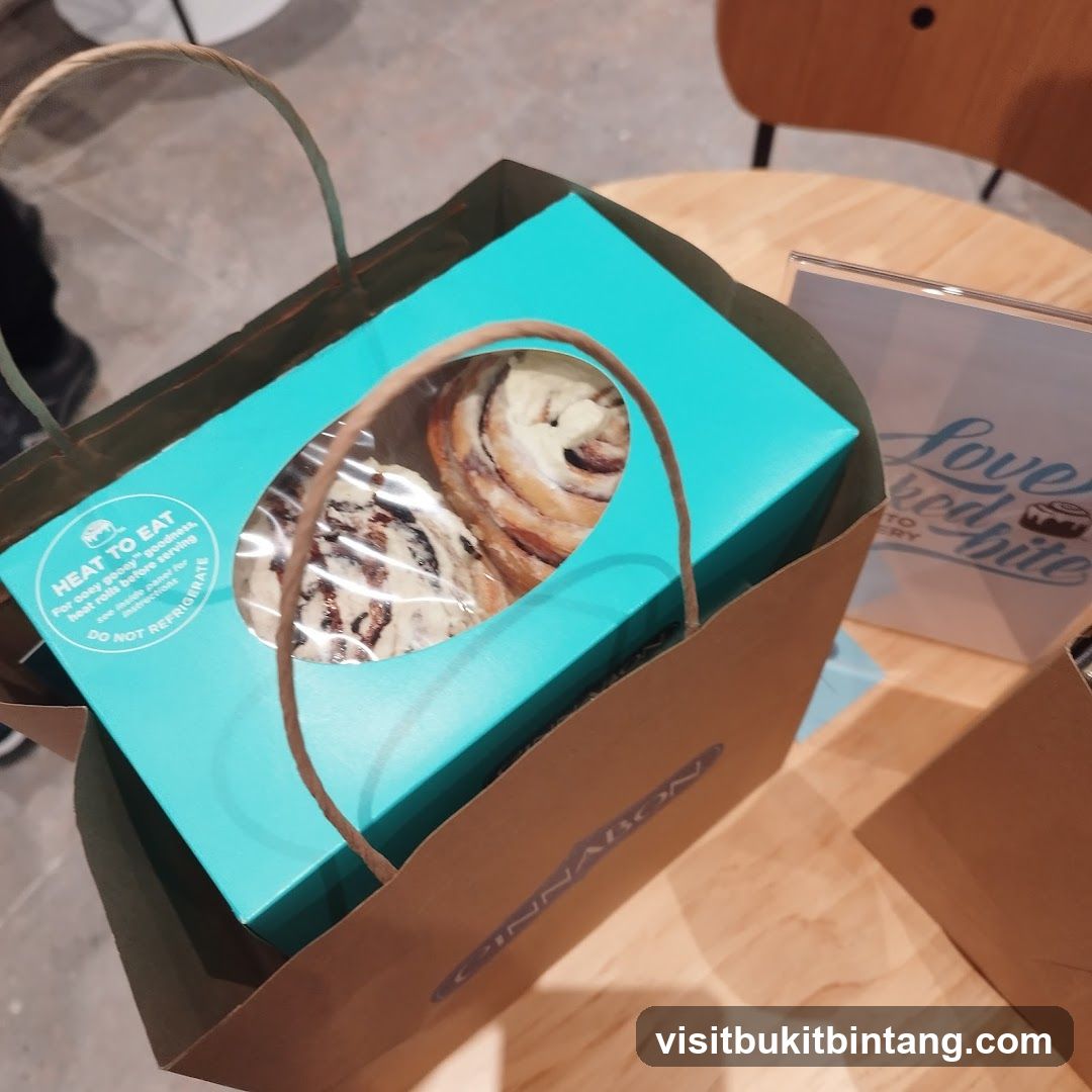 Cinnabon Bag with Rolls