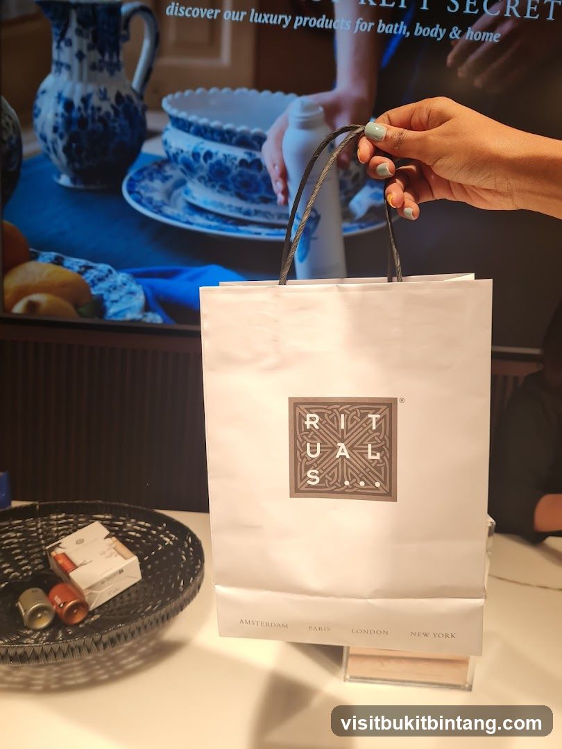 Shopping Bag with Rituals Logo