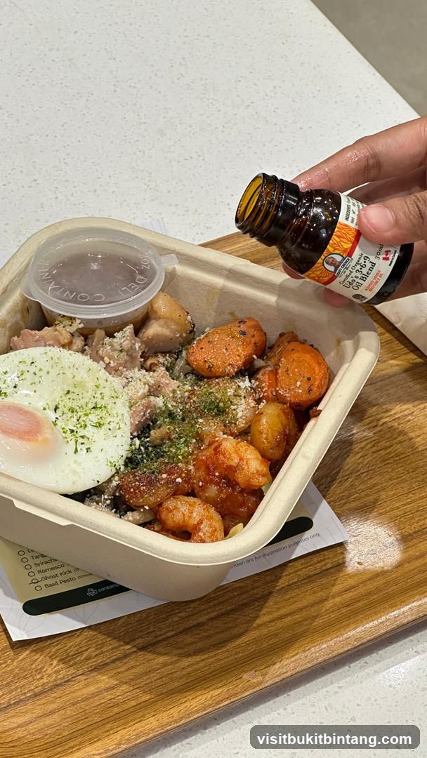 Food Bowl with Sauce