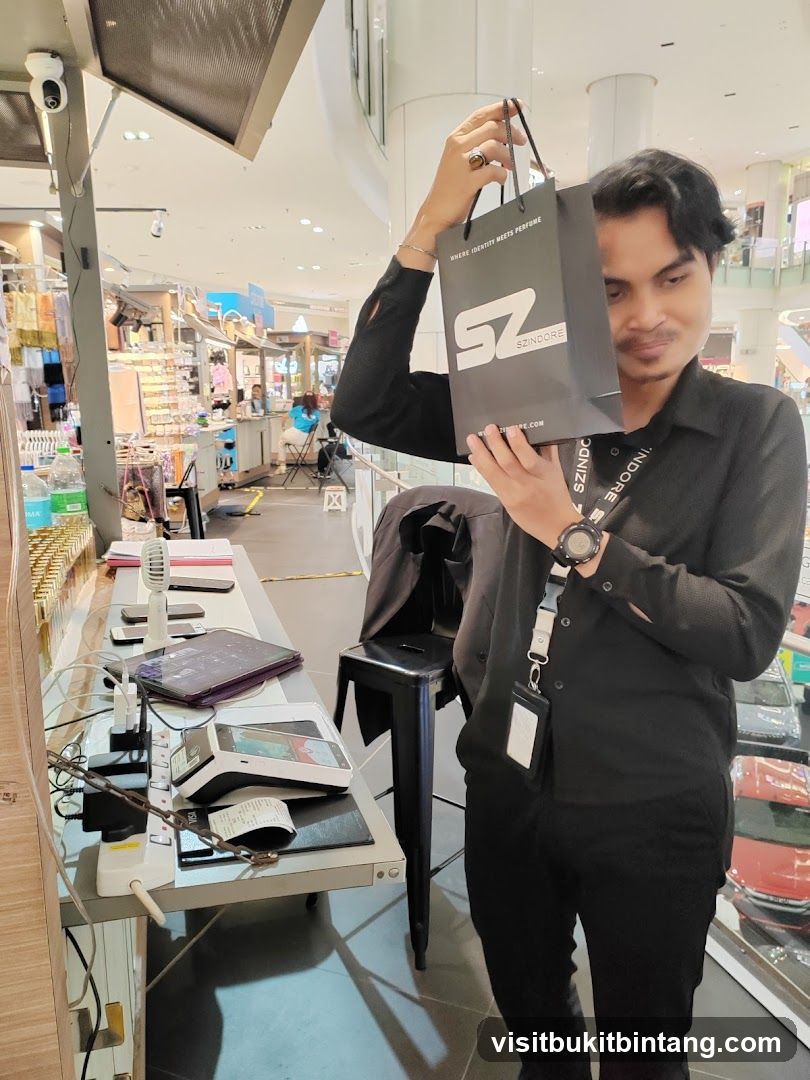 Man holding shopping bag