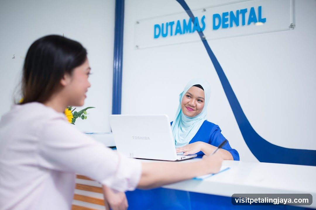 Dutamas Dental Reception Area