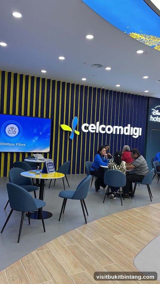 CelcomDigi Store Interior