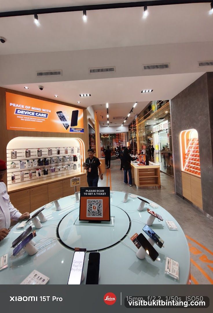 Phone Store Display