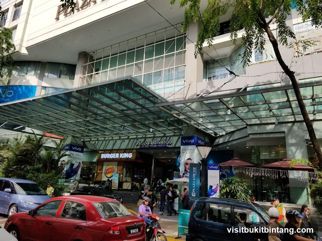 Plaza Low Yat Entrance