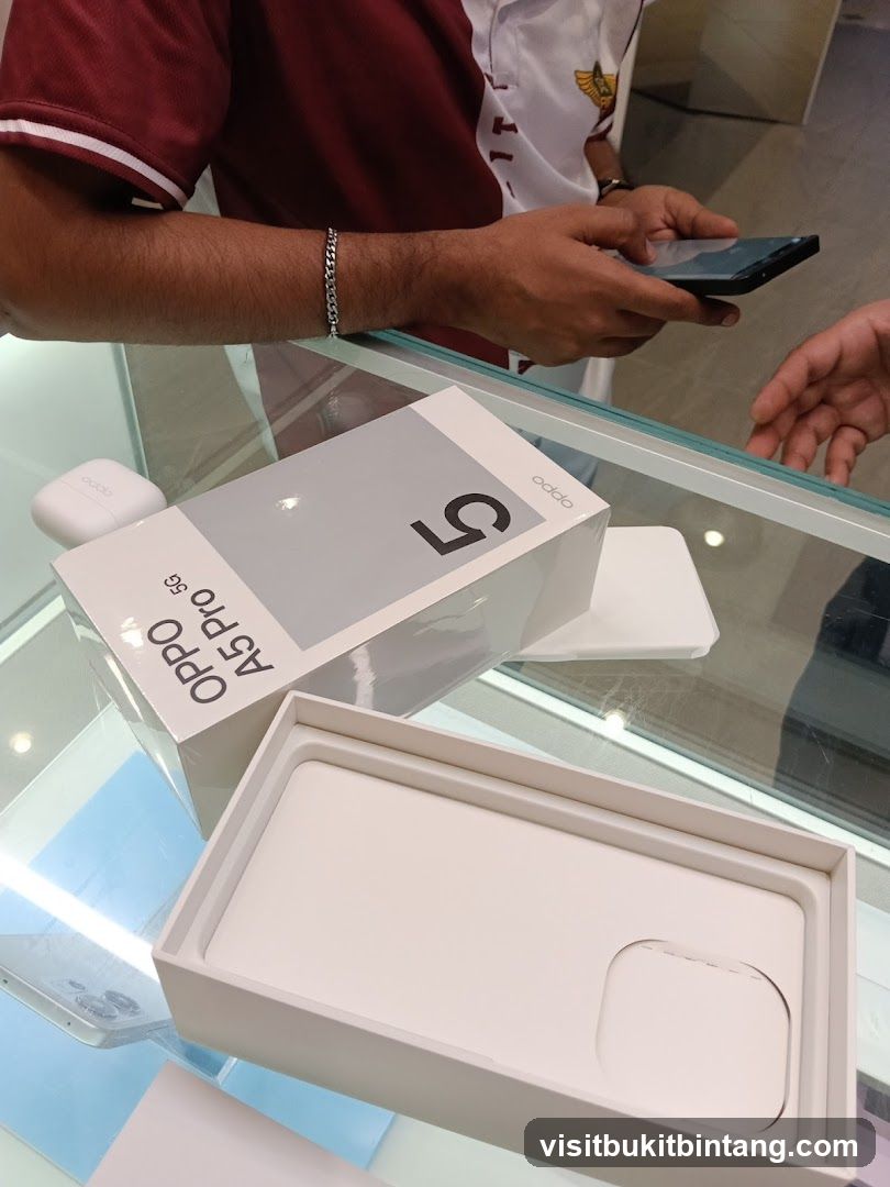 Oppo A5 Pro 5G Box