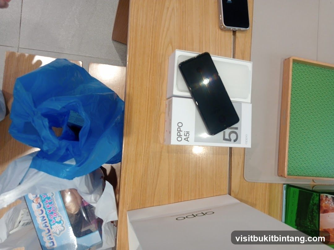 Oppo A5i Box and Phone