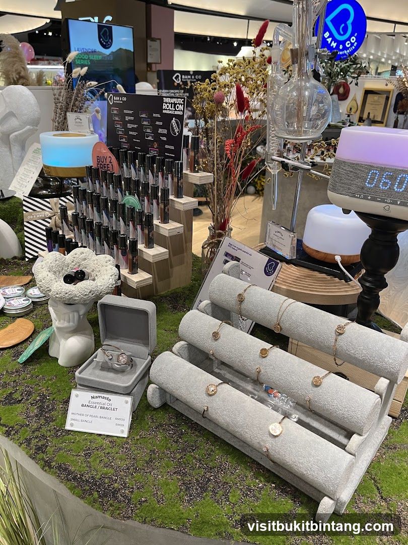 BAM & CO Display