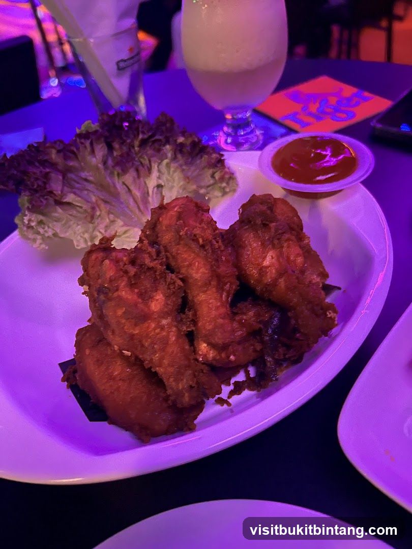 Fried Chicken Wings with Dipping Sauce