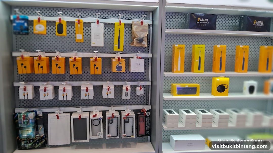 Electronics Store Display