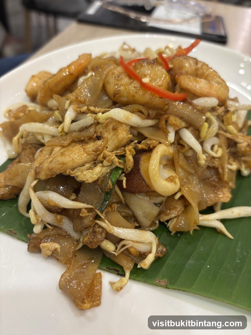 Stir-fried Noodles with Seafood