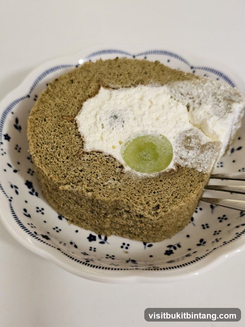 Matcha Swiss Roll with Grape