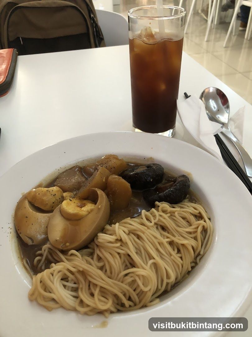 Noodles with Braised Eggs and Mushrooms