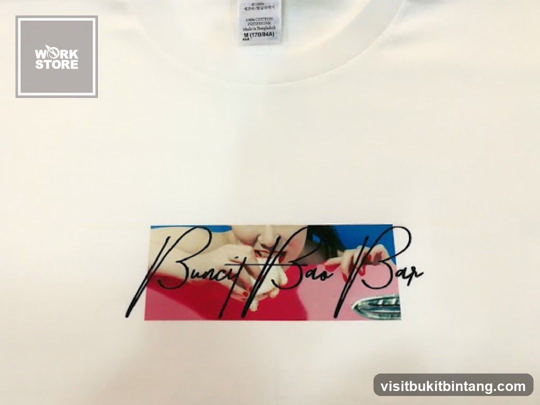 T-shirt with graphic print