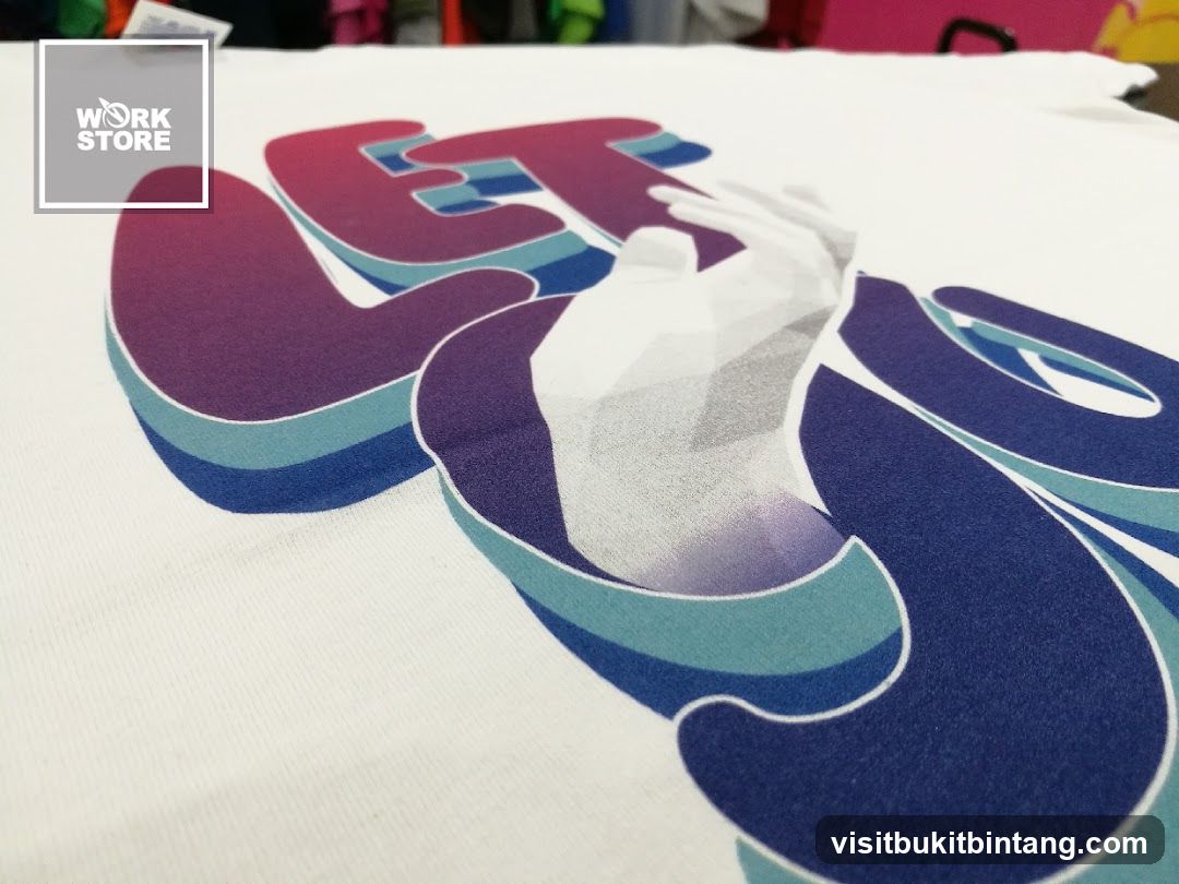 T-shirt with graphic print