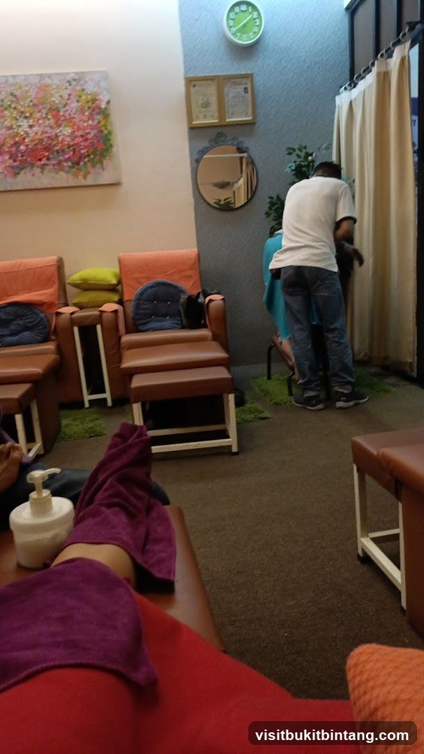 Massage Chairs and Decor