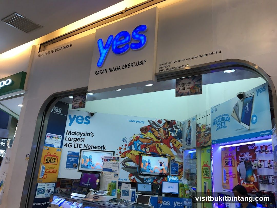 Yes Experience Store@Lot 10
