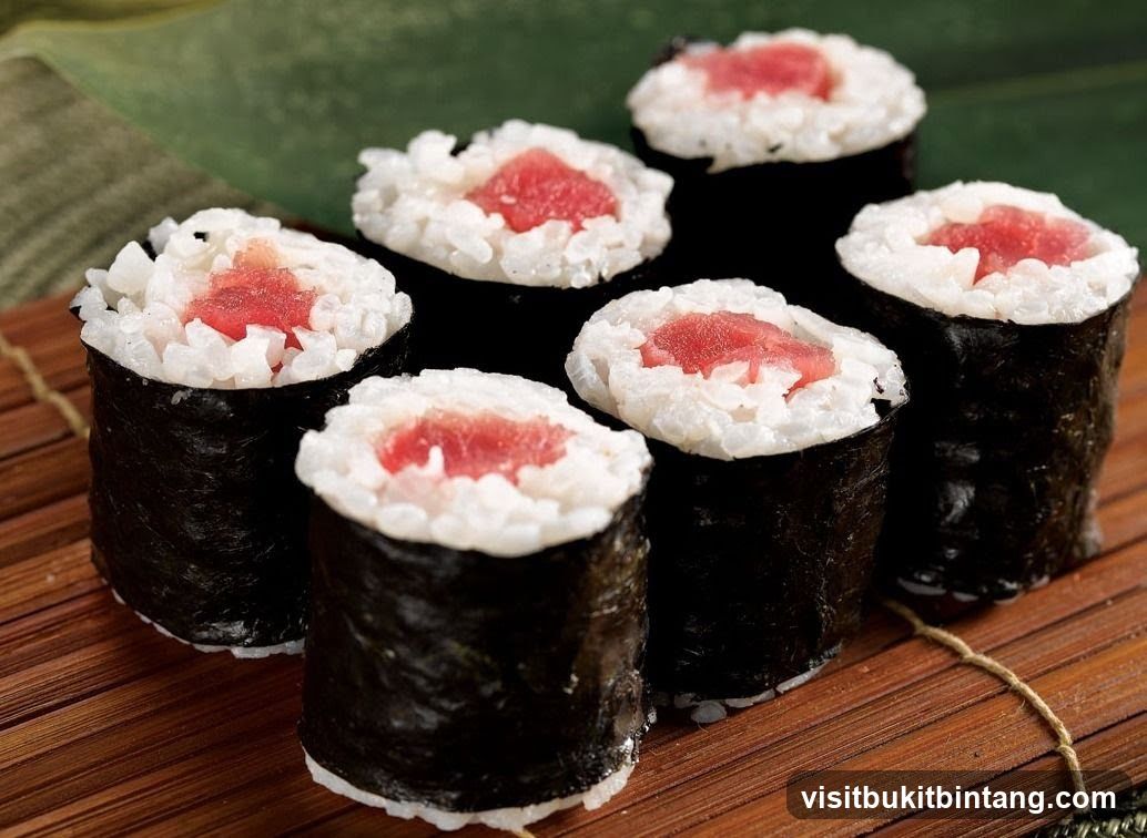 Tuna Maki Rolls