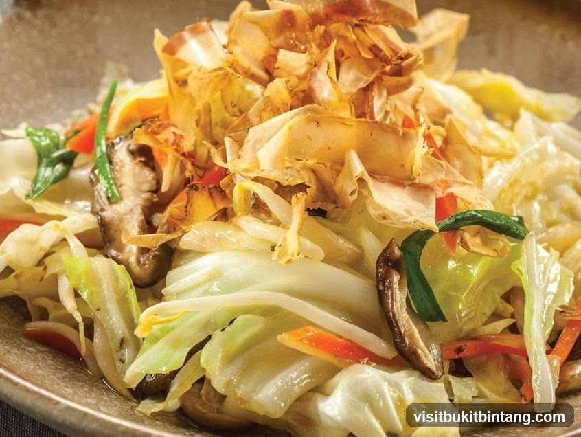 Stir-fried Cabbage with Bonito Flakes