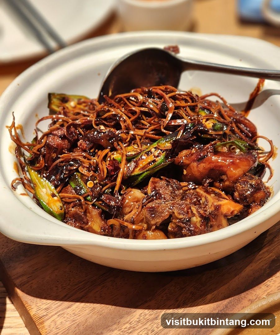 Noodles with Meat and Okra