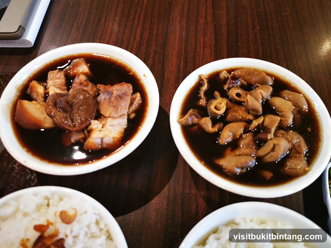 Braised Pork and Intestines with Rice
