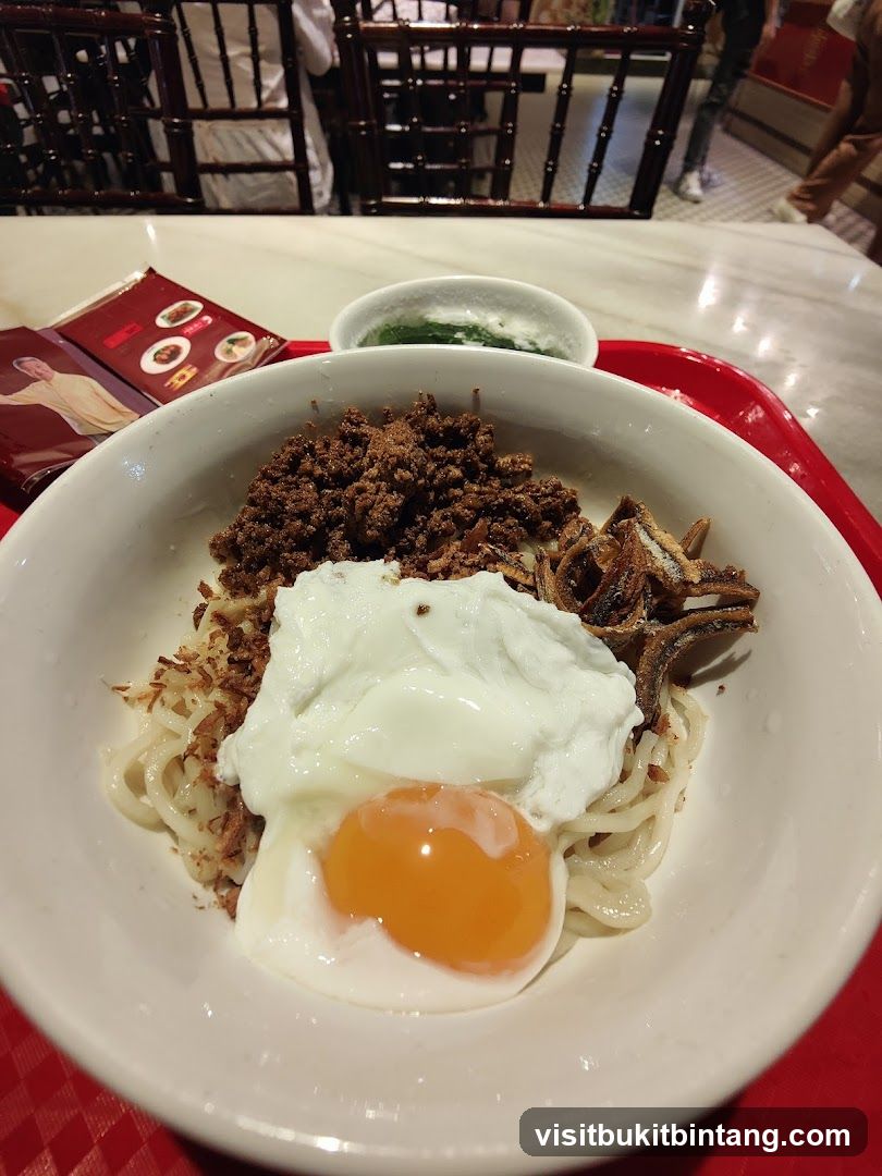 Noodles with Egg and Toppings