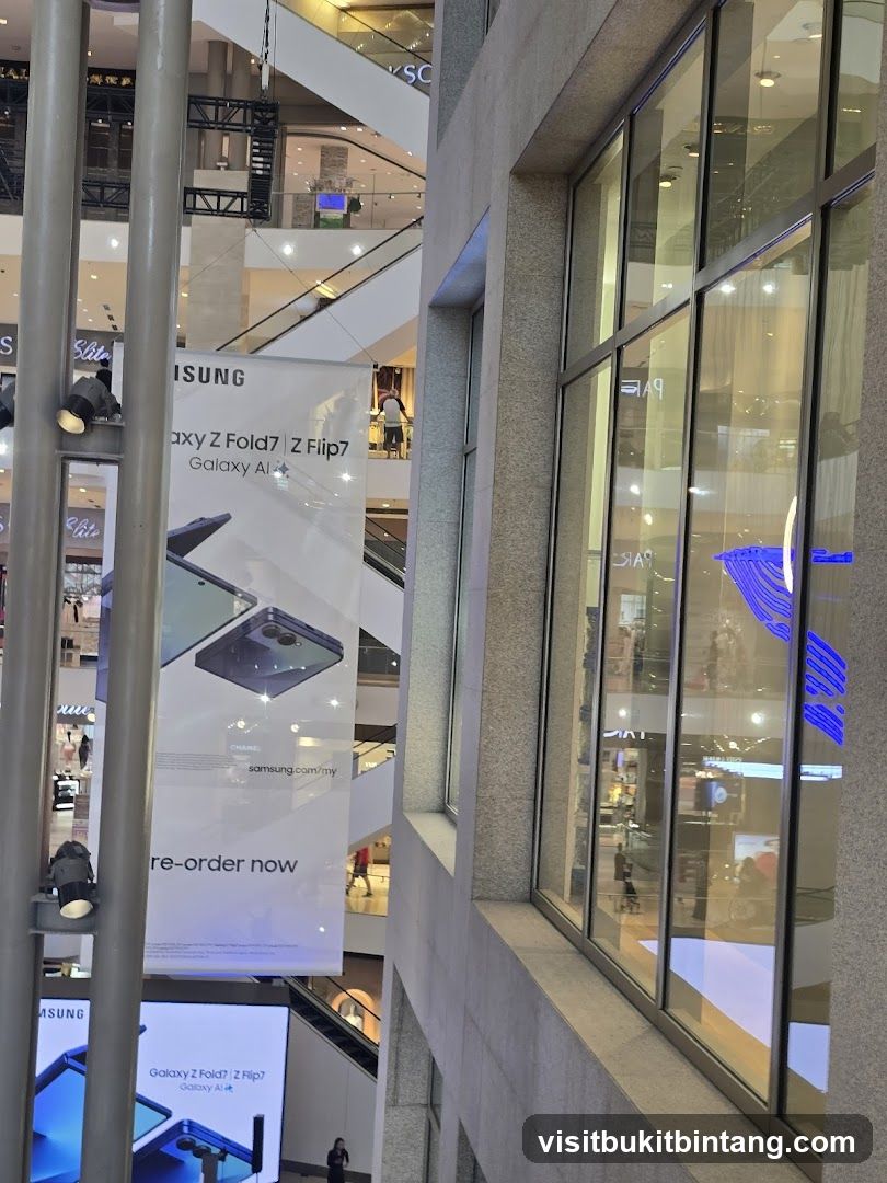 Samsung Galaxy Z Fold7 and Z Flip7 Advertisement