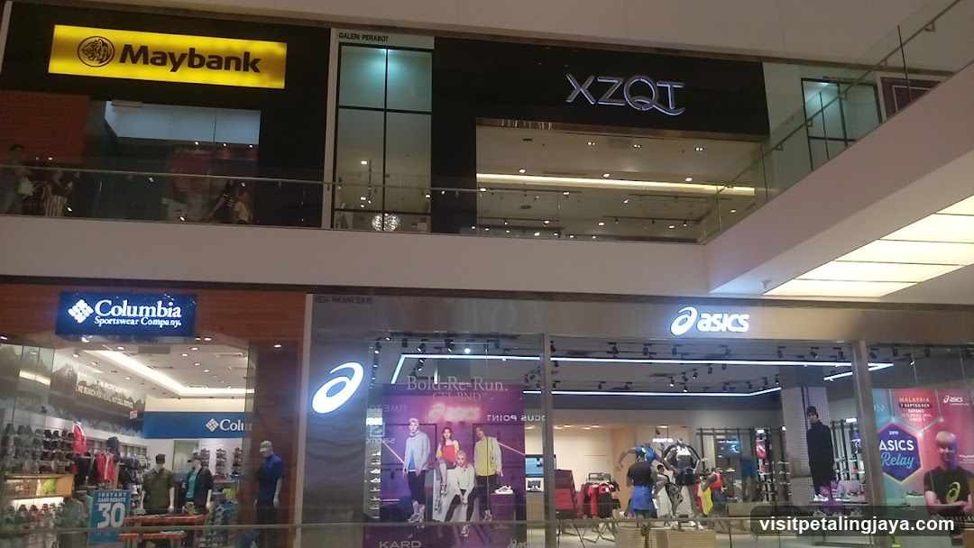 Shopping Mall Storefronts