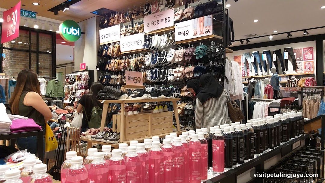 Rubi Store Interior