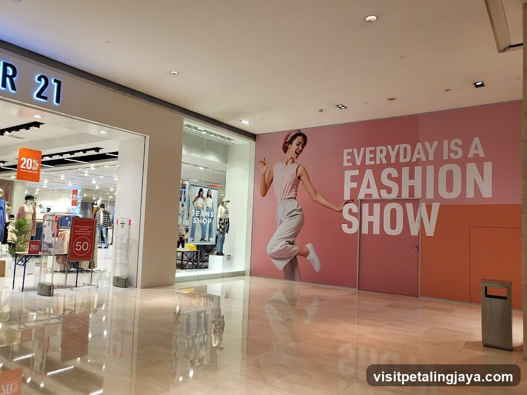 Fashion Show Ad in Mall Corridor