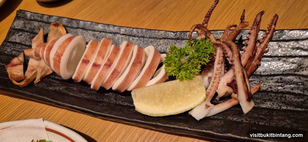 Grilled Squid with Lemon