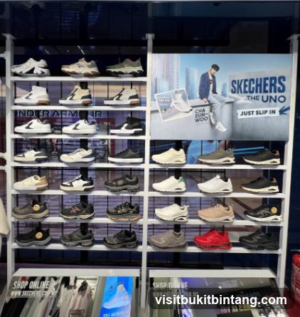 Skechers Shoe Display