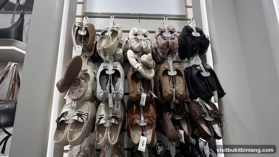 Flats and Loafers Display
