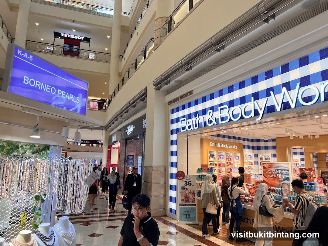 Bath & Body Works Storefront