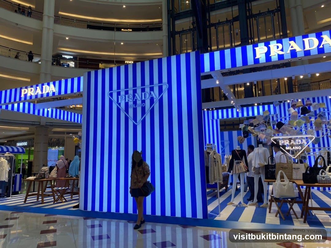Prada Pop-Up Store