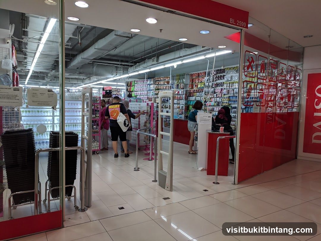 DAISO Gurney Plaza (3rd floor)