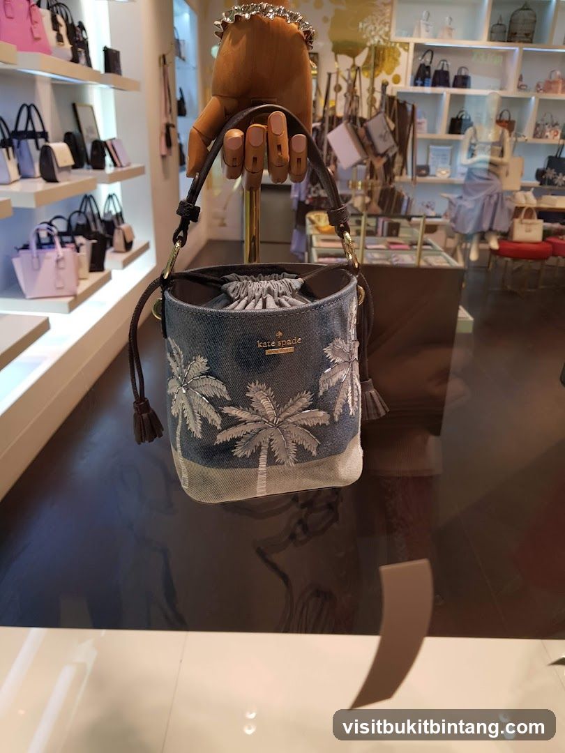 Kate Spade New York Gurney Plaza