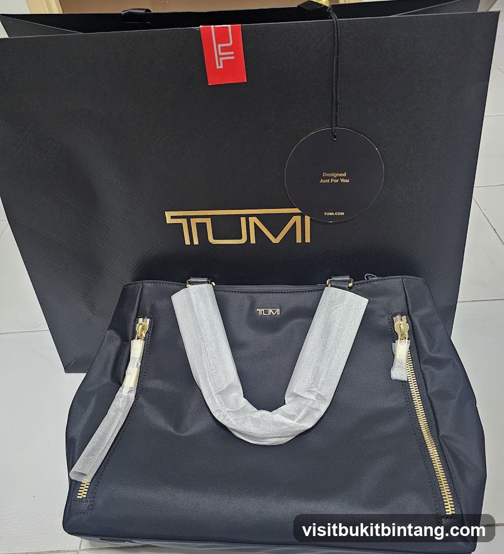 TUMI Gurney Plaza
