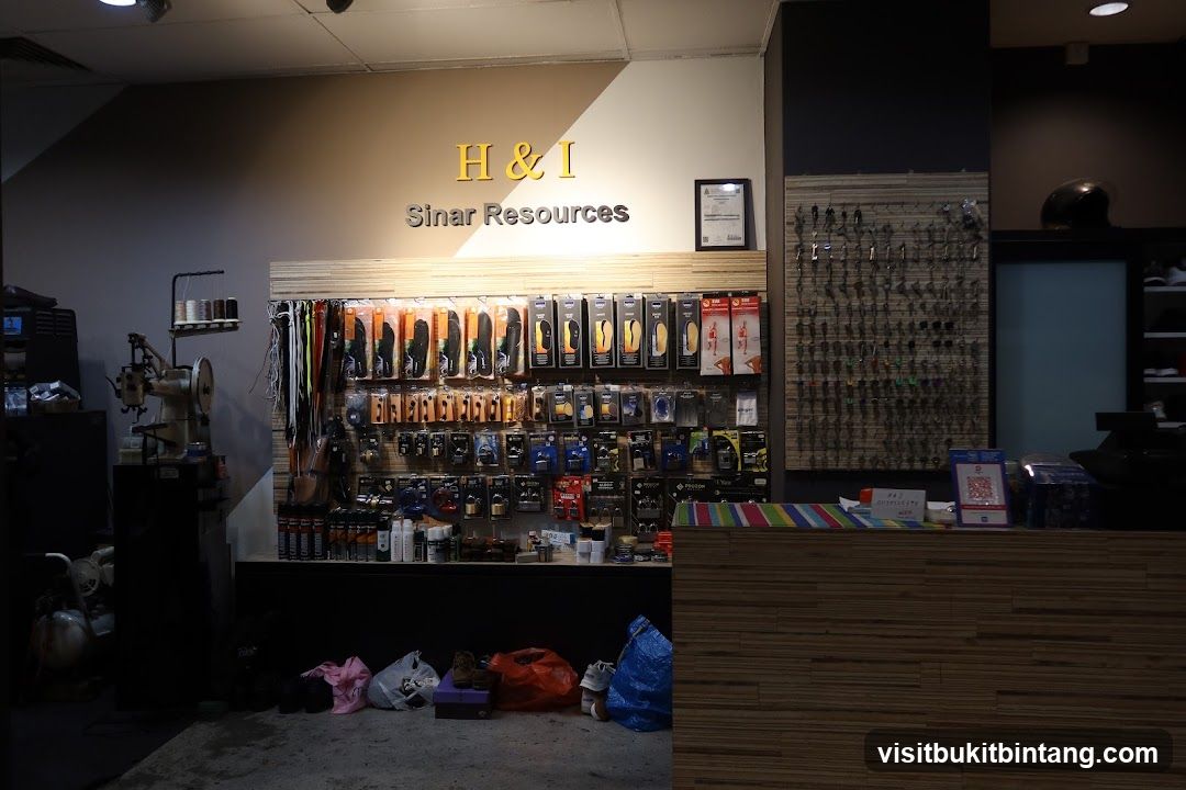 H & I Sinar Resources Store Interior
