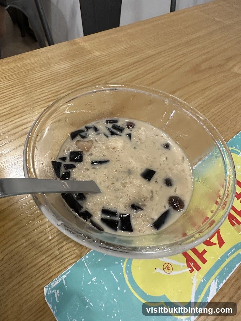 Dessert with Grass Jelly