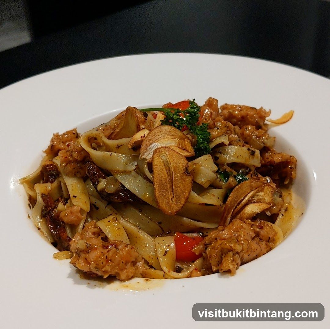 Pasta with Meat and Garlic
