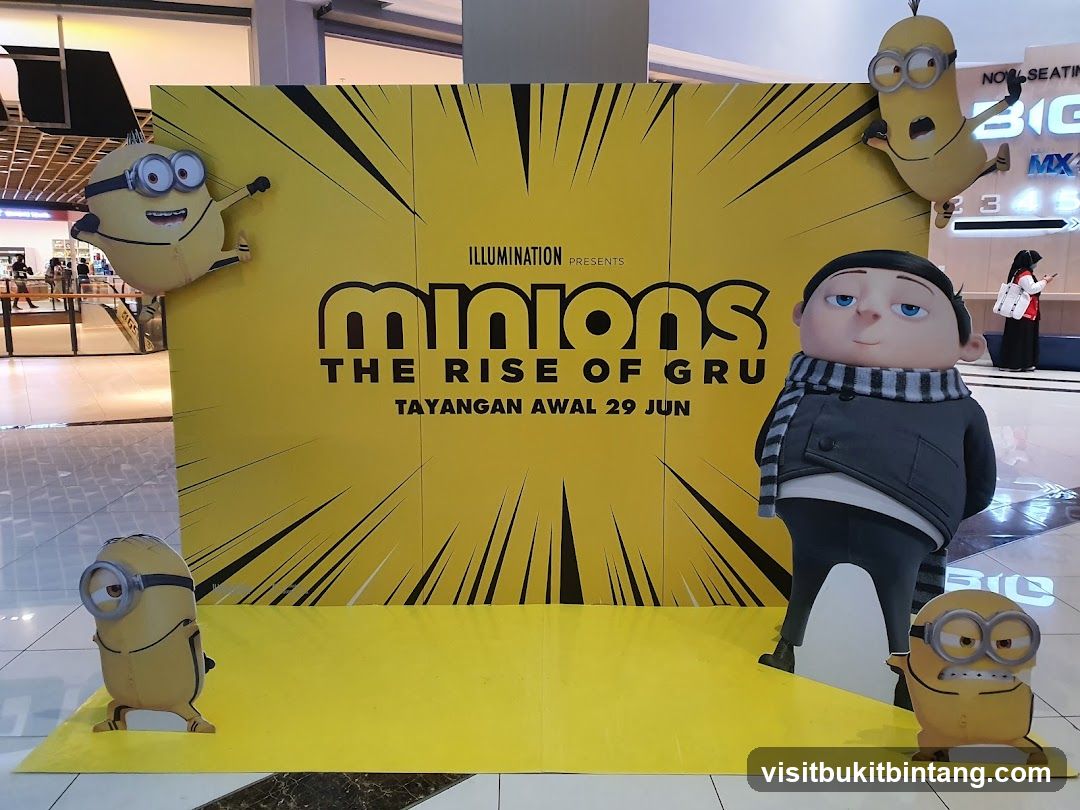 Minions: The Rise of Gru promotional display