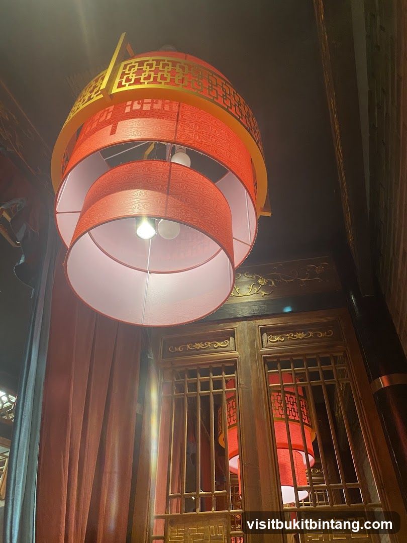 Traditional Chinese Lanterns and Decor