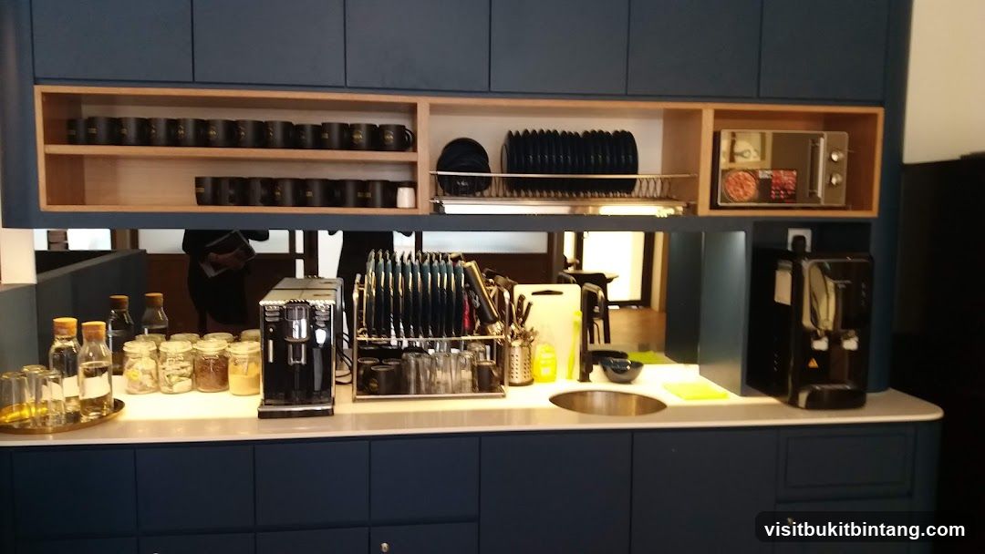 Kitchenette Counter