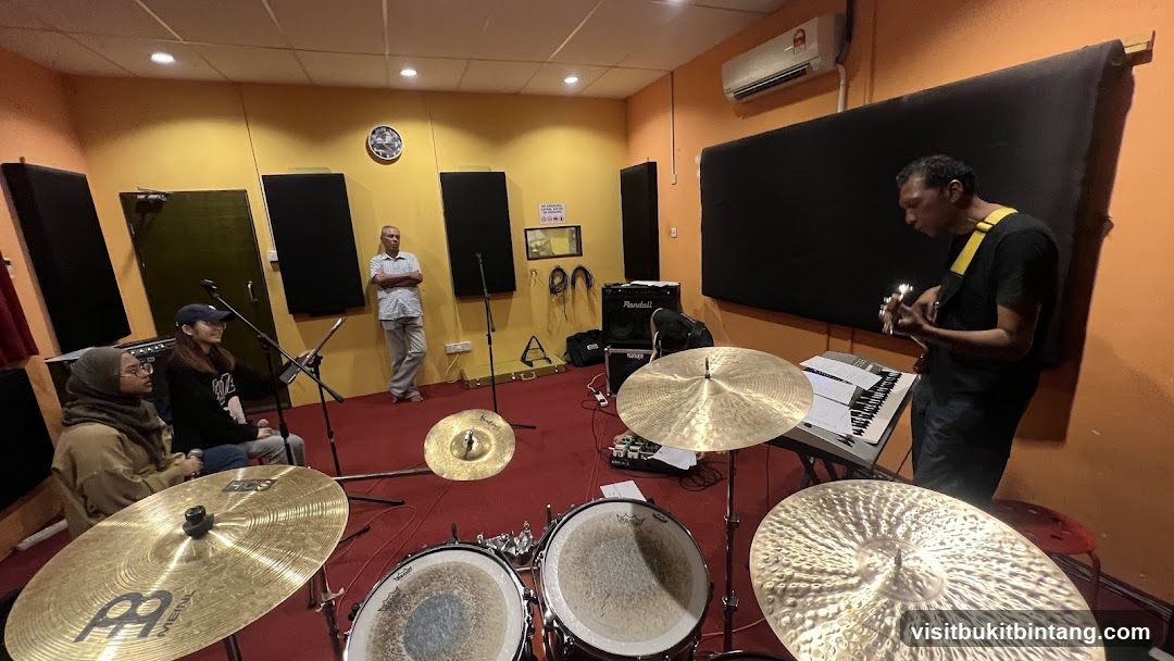 ROAR!!! STUDIO