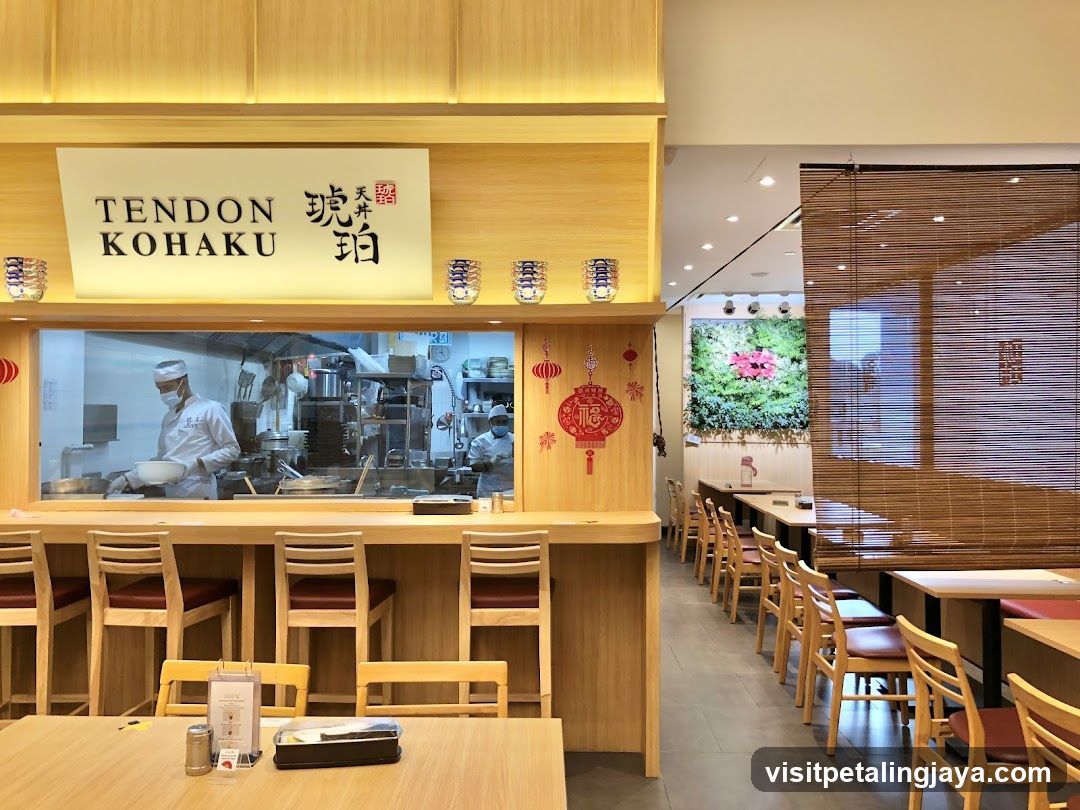 Tendon Kohaku Interior View